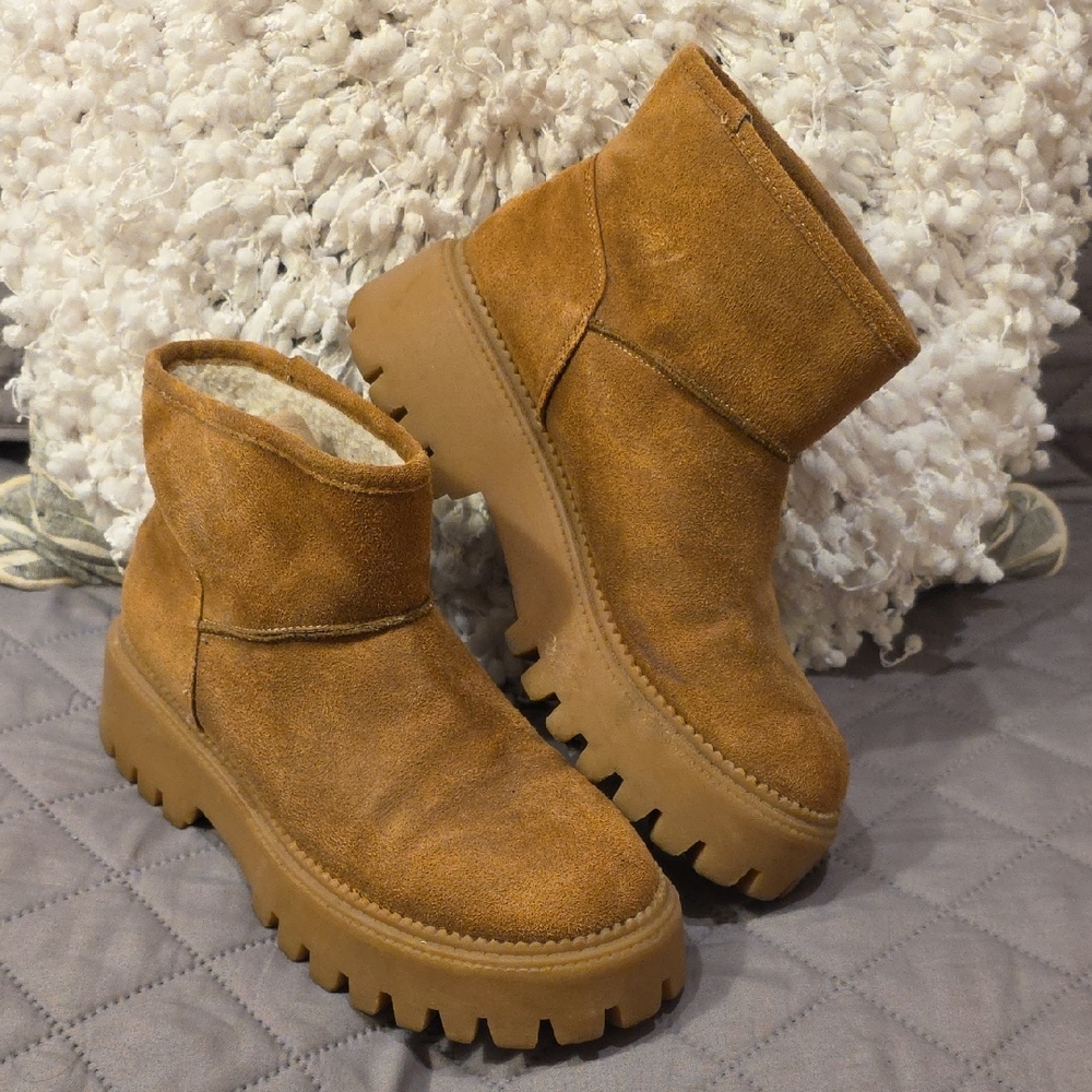 Dolce Vita Lonny Cozy Faux Suede Platform Lug Sole Brown Boots